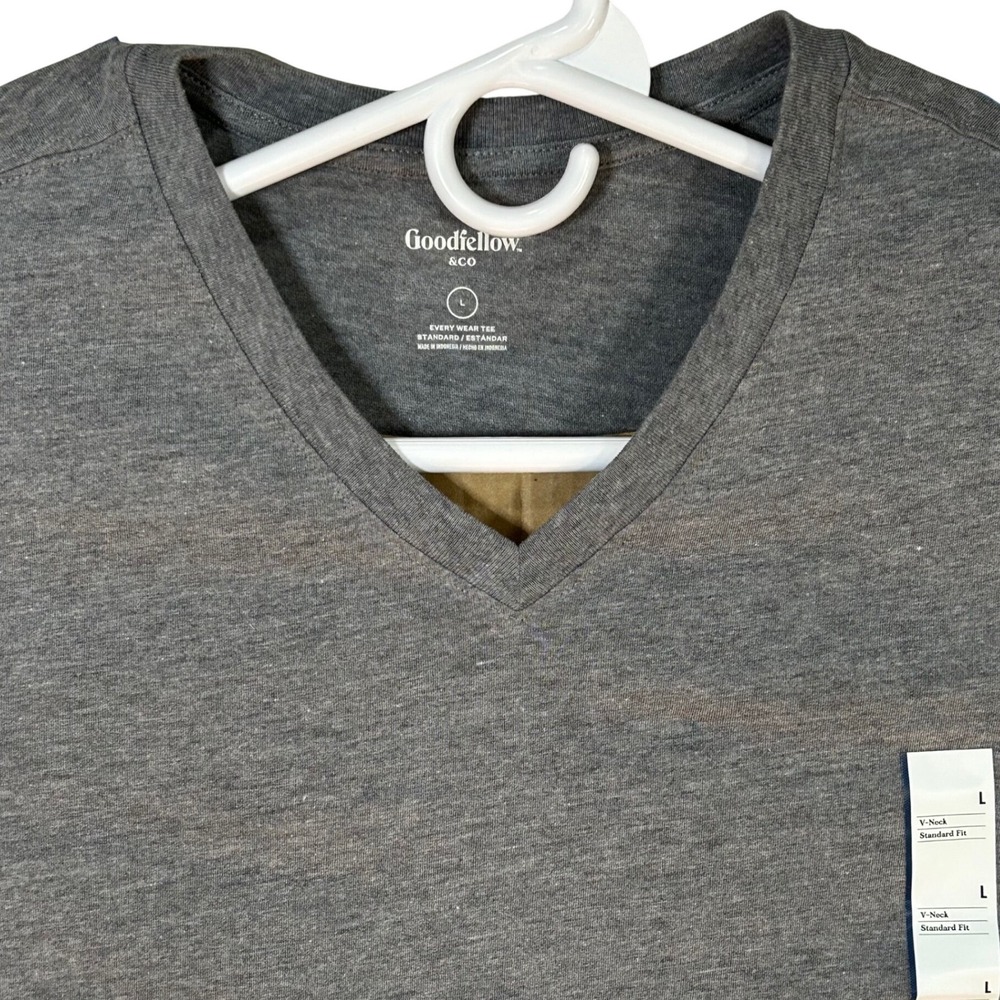 Goodfellow & Co Gray V-Neck Standard Fit Everyday Wear T-Shirt Size Large New